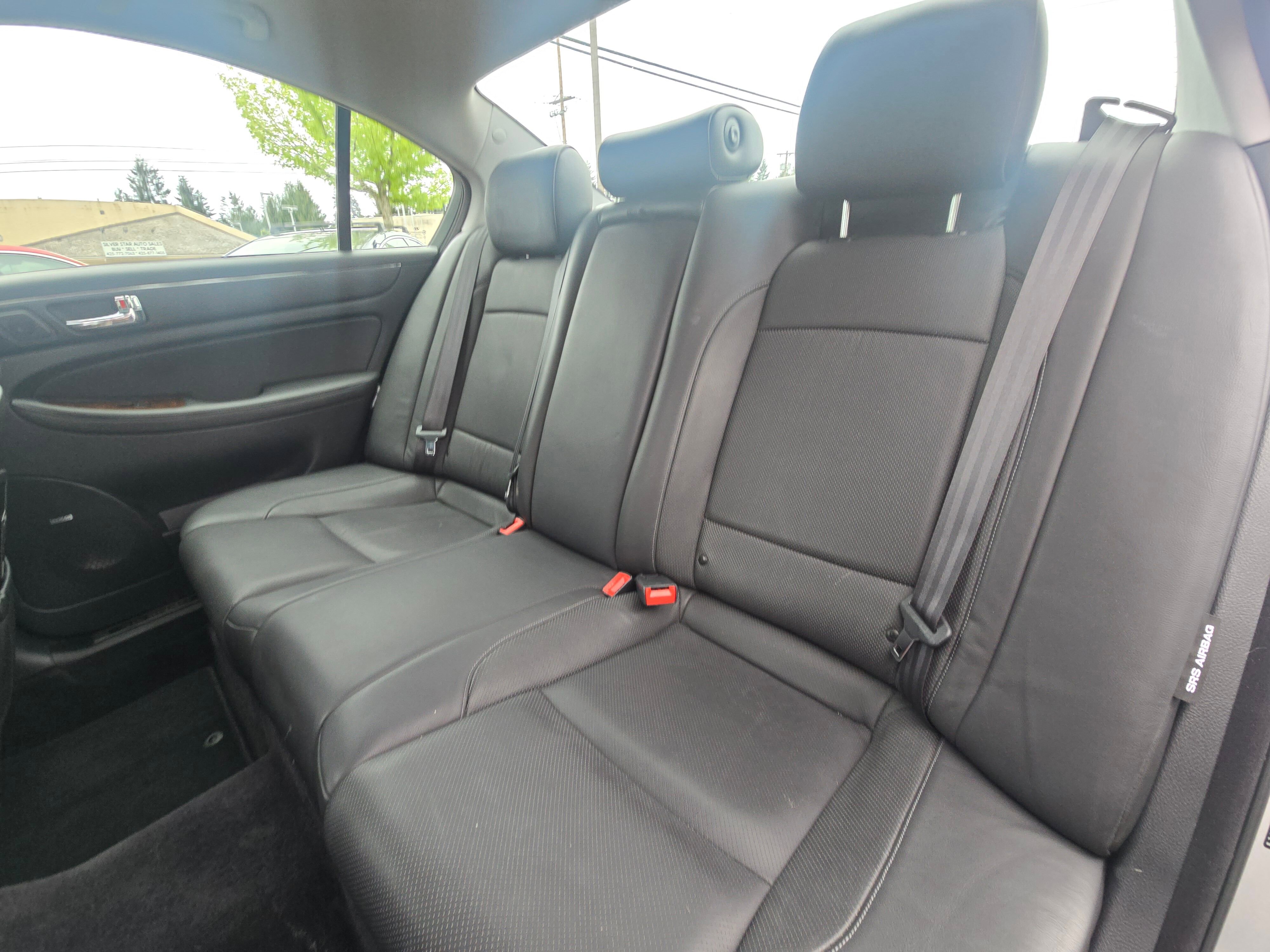 Used 2009 Hyundai Genesis 3.8 w/ Technology Pkg 4 RWD image 17