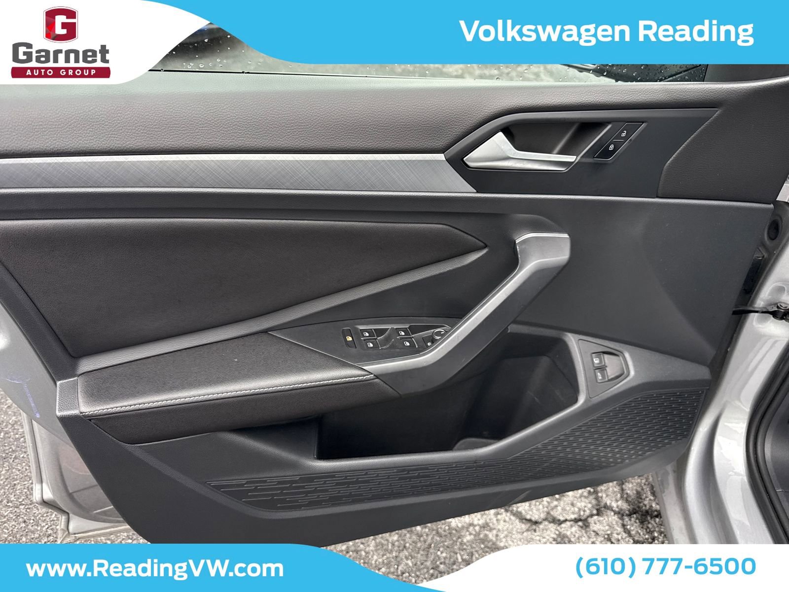 Used 2023 Volkswagen Jetta SE w/ Panoramic Sunroof Package FWD image 12
