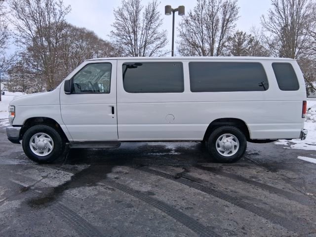 Used 2012 Ford E-350 and Econoline 350 XLT image 3