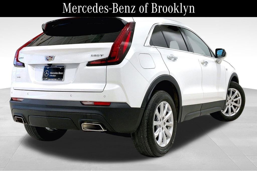 Used 2023 Cadillac XT4 Luxury w/ Cold Weather Package image 12
