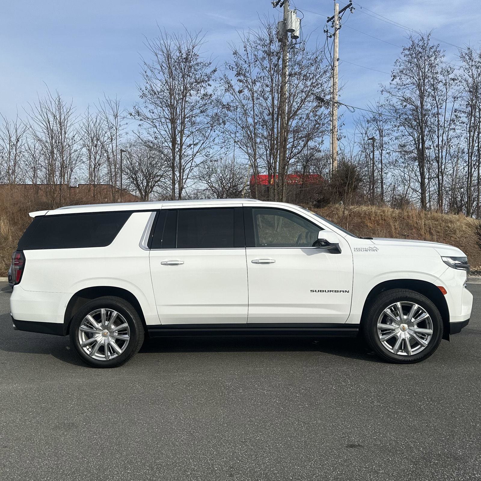 Used 2022 Chevrolet Suburban High Country image 6