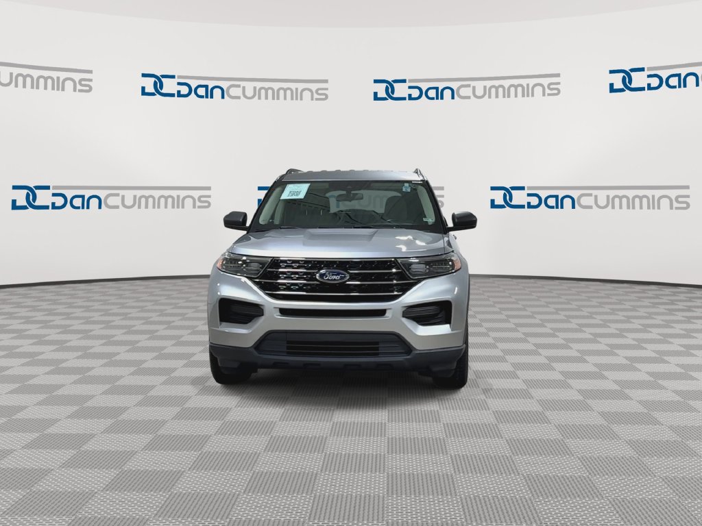 Used 2021 Ford Explorer XLT AWD/4WD image 3