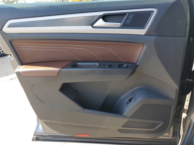 Certified 2023 Volkswagen Atlas SEL R-Line image 30