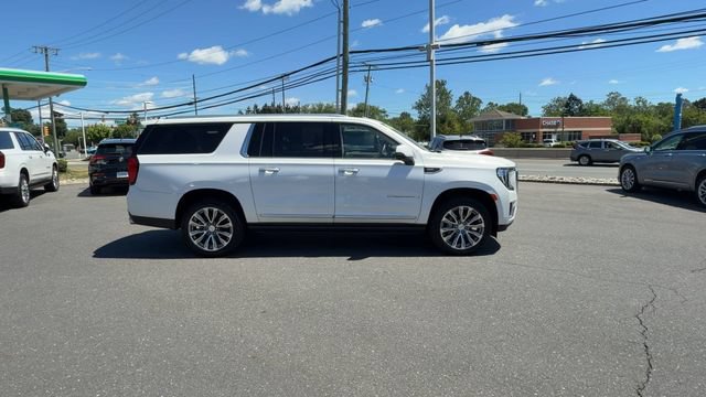 Used 2021 GMC Yukon XL Denali w/ Denali Ultimate Package AWD/4WD image 9