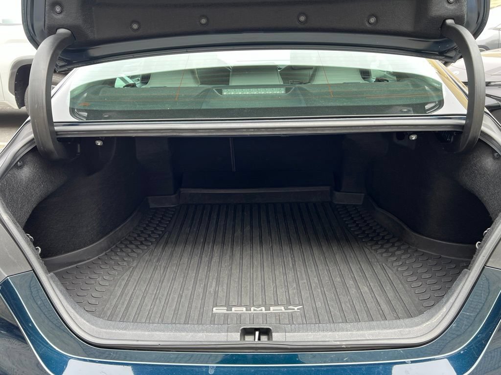 Certified 2018 Toyota Camry SE FWD image 41