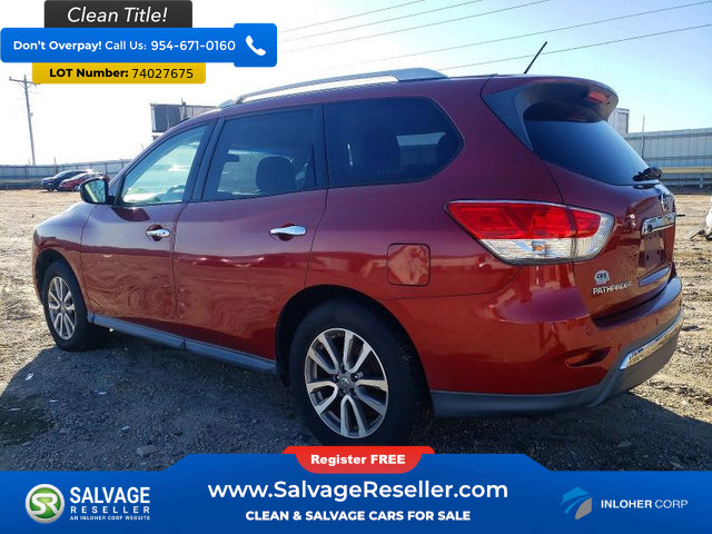 Used 2014 Nissan Pathfinder SV image 3