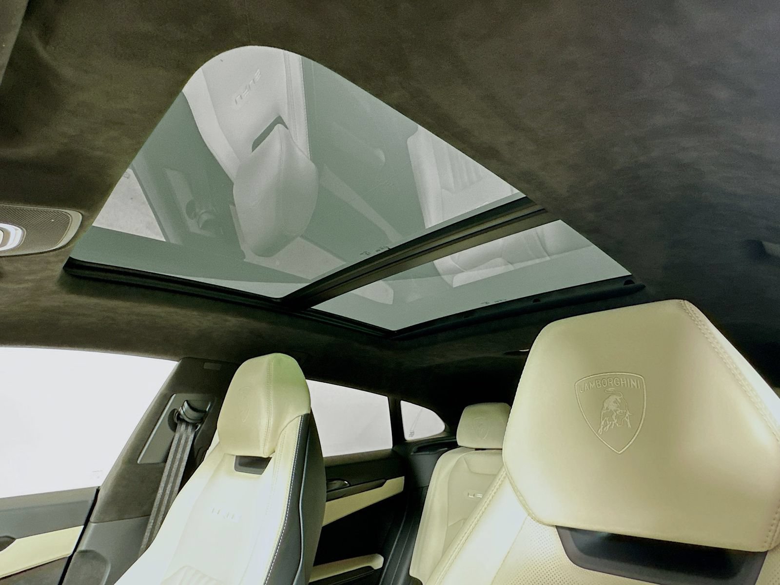 Used 2024 Lamborghini Urus S AWD/4WD image 32