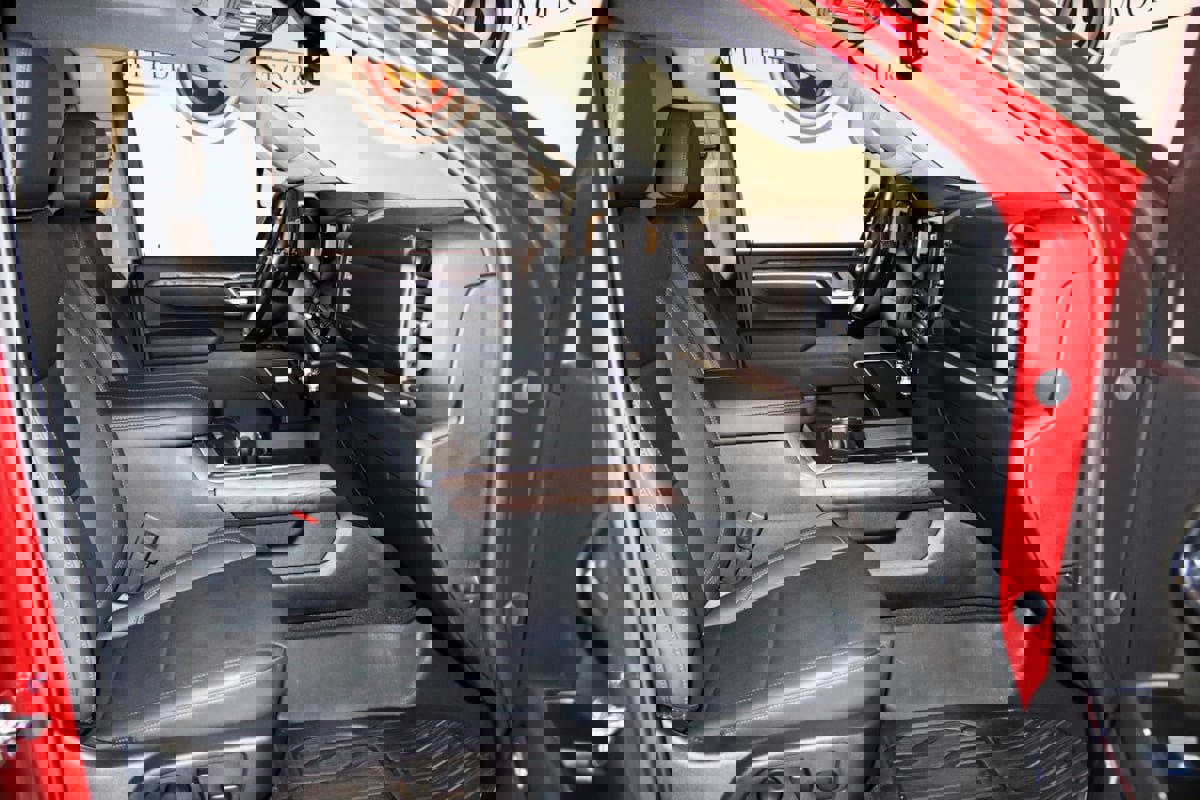 Used 2025 GMC Sierra 3500 SLT w/ SLT Premium Package image 72