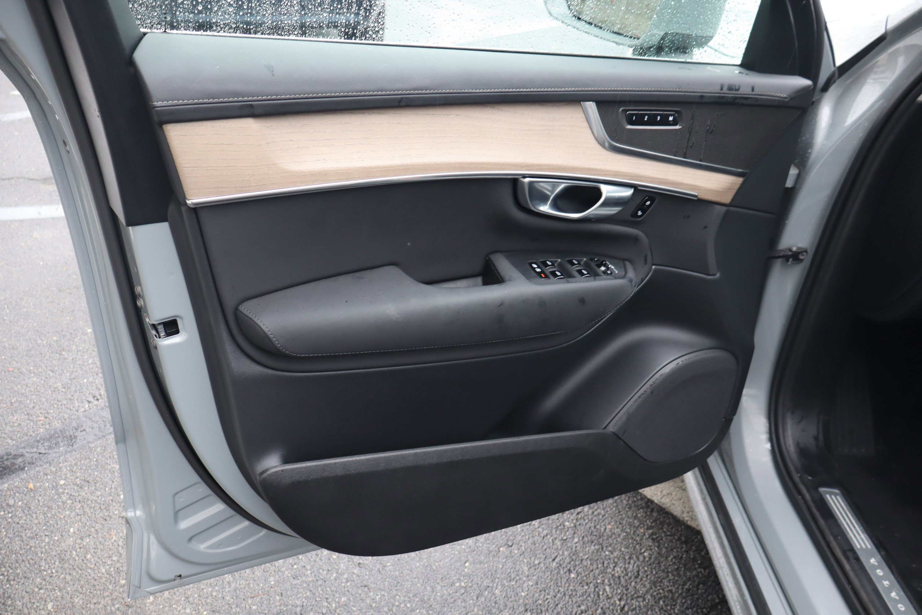 Used 2025 Volvo XC90 B6 Plus image 15