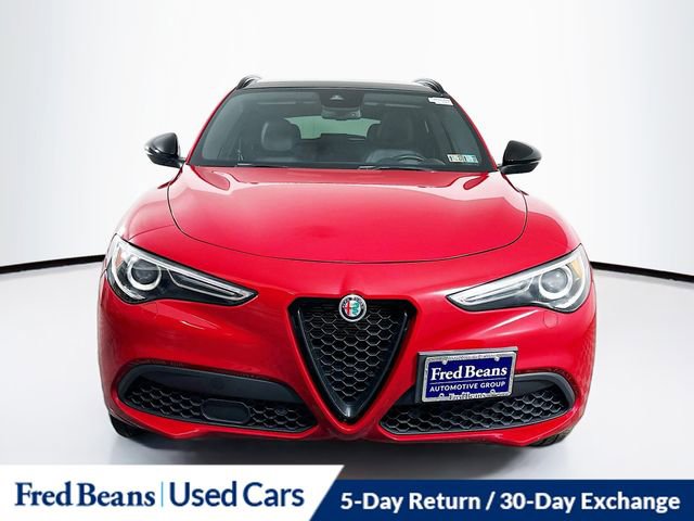 Used 2022 Alfa Romeo Stelvio Veloce image 2