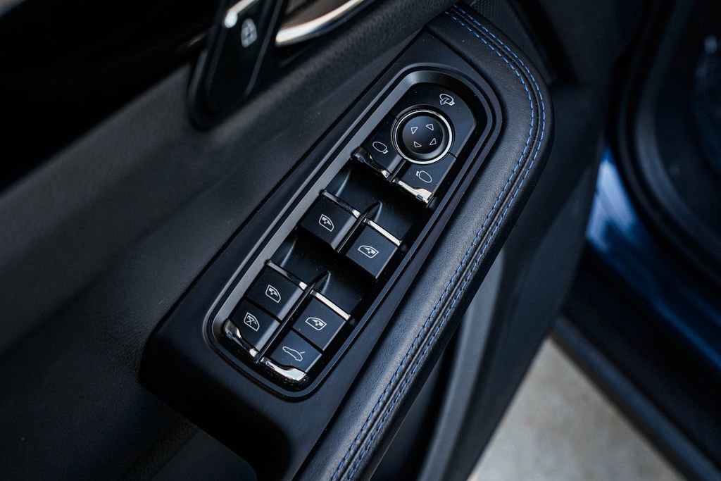 Used 2023 Porsche Macan Turbo image 10