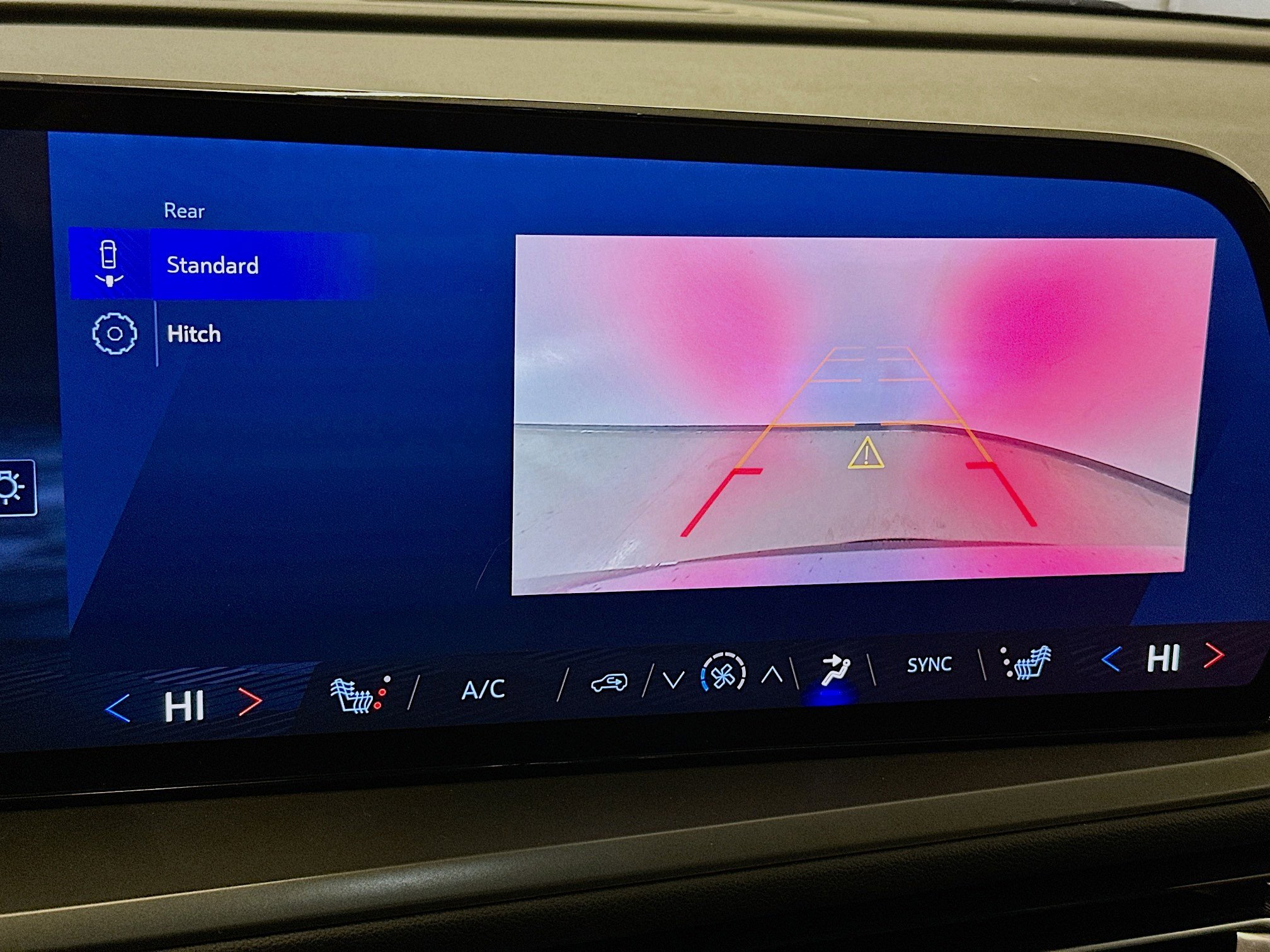 Used 2025 Chevrolet Traverse LT AWD/4WD image 23