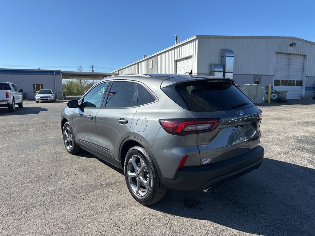Used 2025 Ford Escape ST-Line image 5