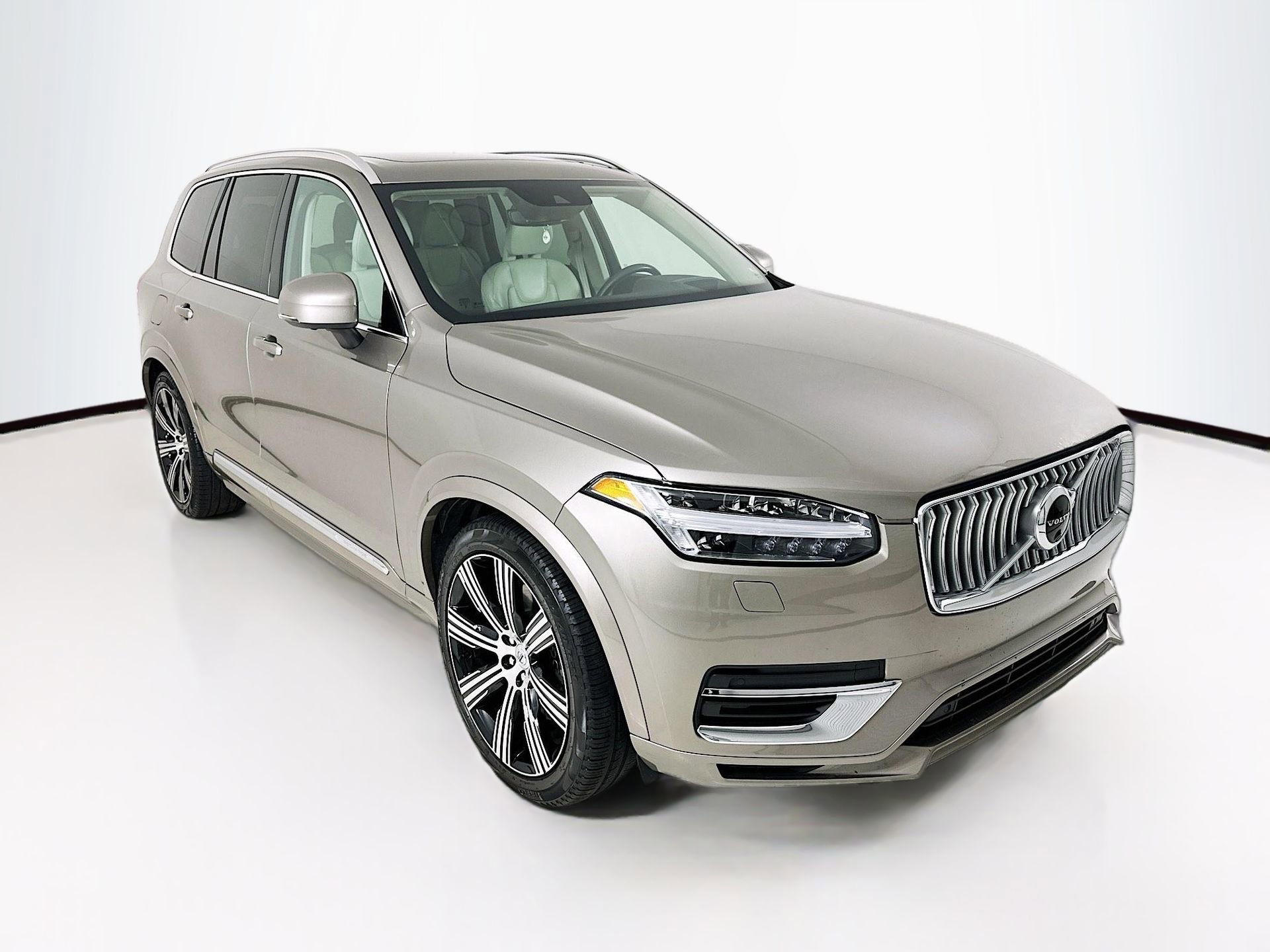 Used 2022 Volvo XC90 T8 Inscription w/ Advanced Package image 1