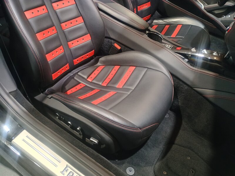 Used 2018 Ferrari California T RWD image 32