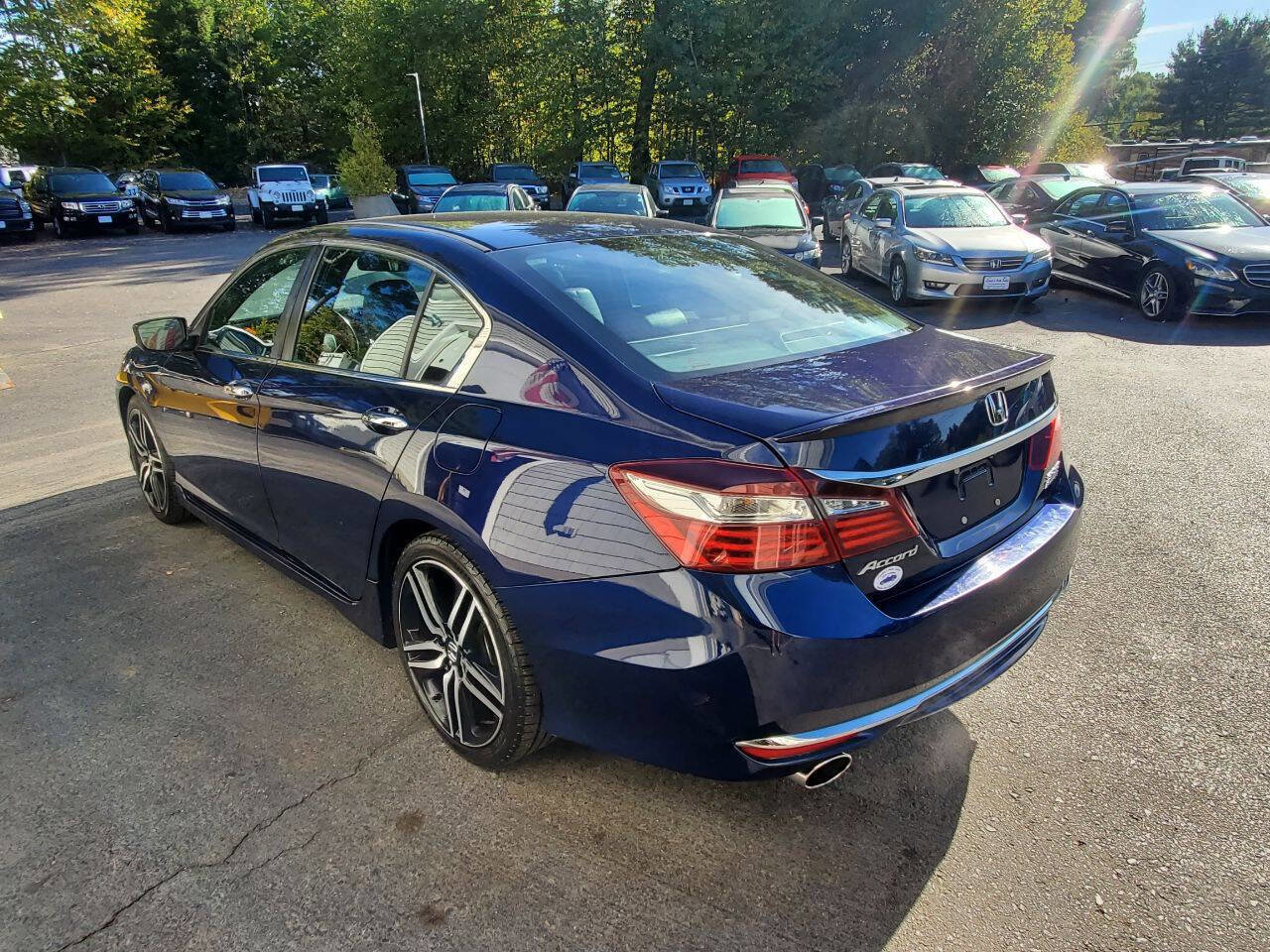 Used 2017 Honda Accord Sport Special Edition image 5