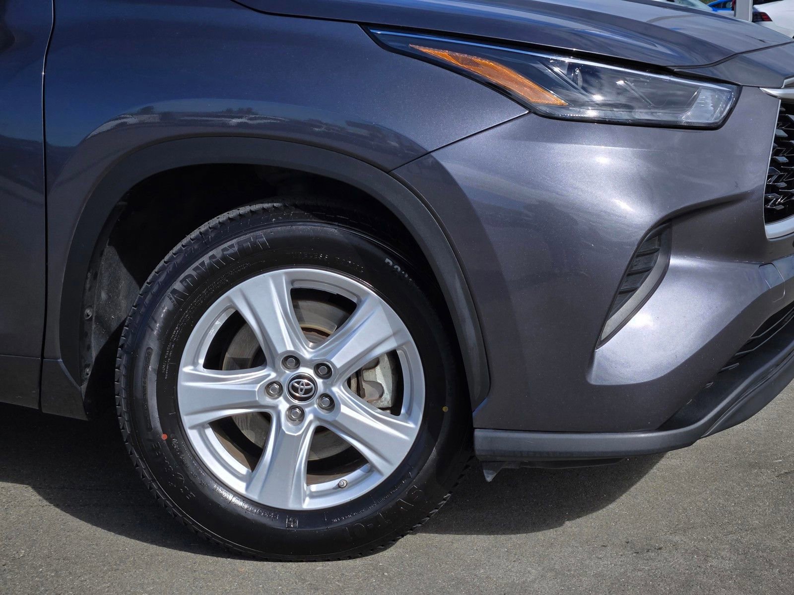 Used 2023 Toyota Highlander L FWD image 9