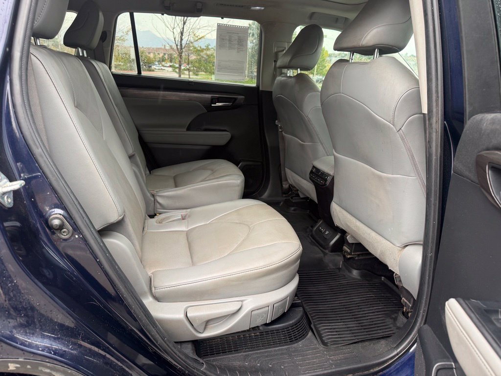 Used 2022 Toyota Highlander Platinum AWD/4WD image 25