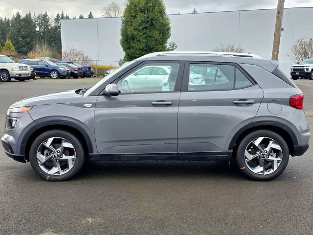 Used 2022 Hyundai Venue SEL FWD image 4