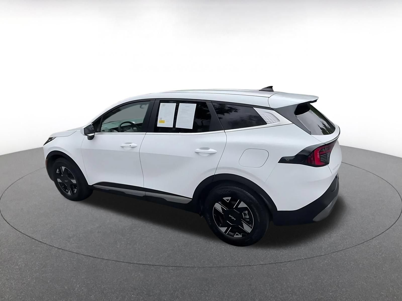 Used 2026 Kia Sportage LX FWD image 8