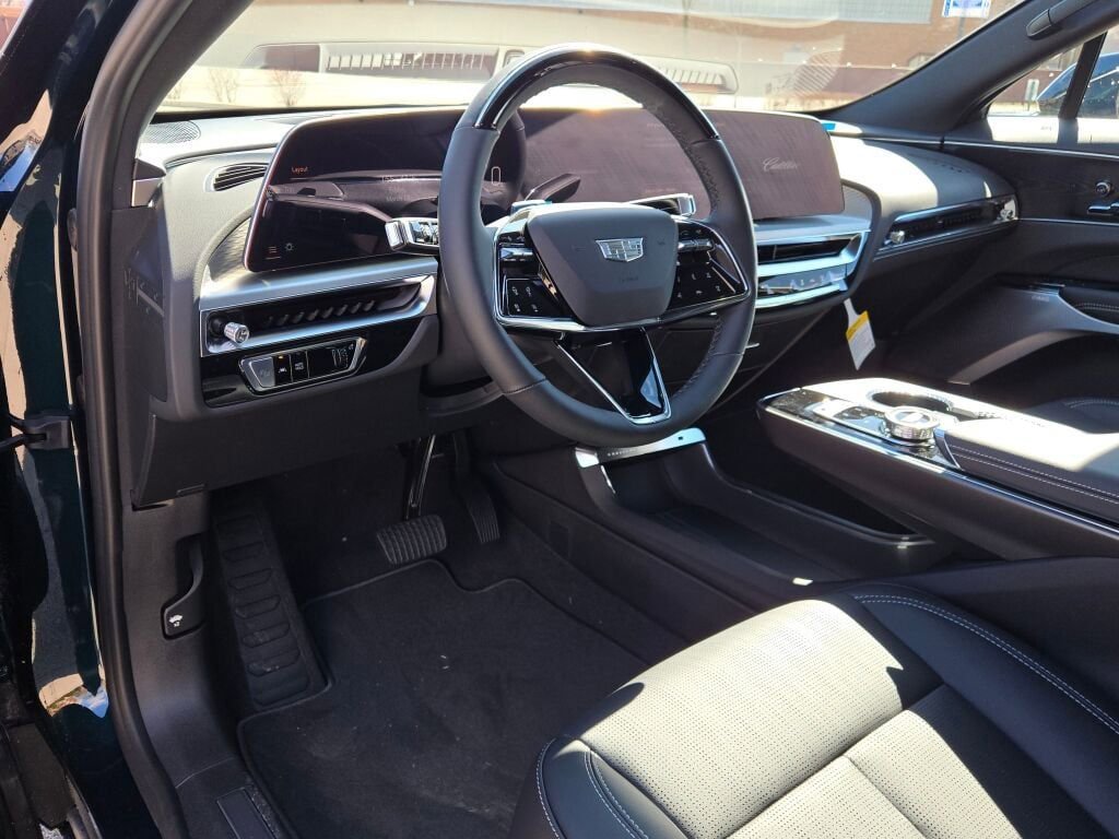 New 2026 Cadillac Lyriq Premium Luxury image 24