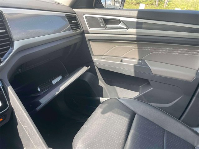 Used 2022 Volkswagen Atlas SEL R-Line image 35