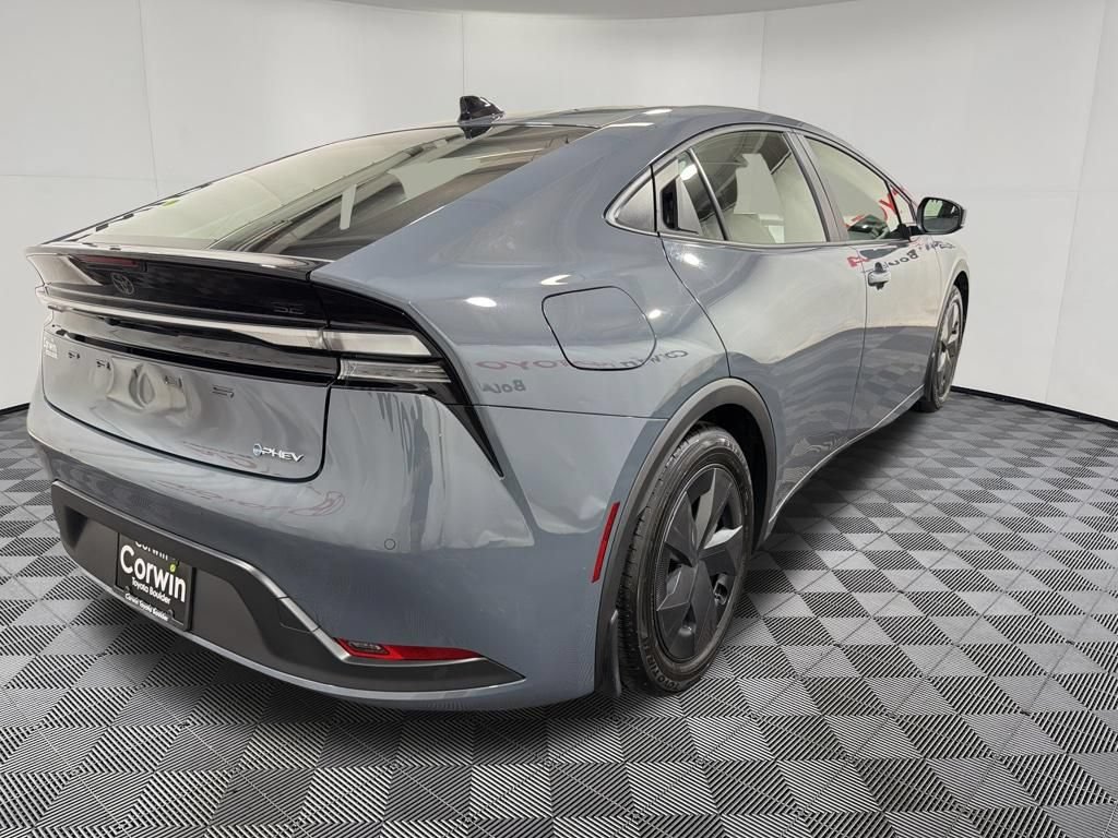 Used 2026 Toyota Prius Plug-In Hybrid FWD image 6