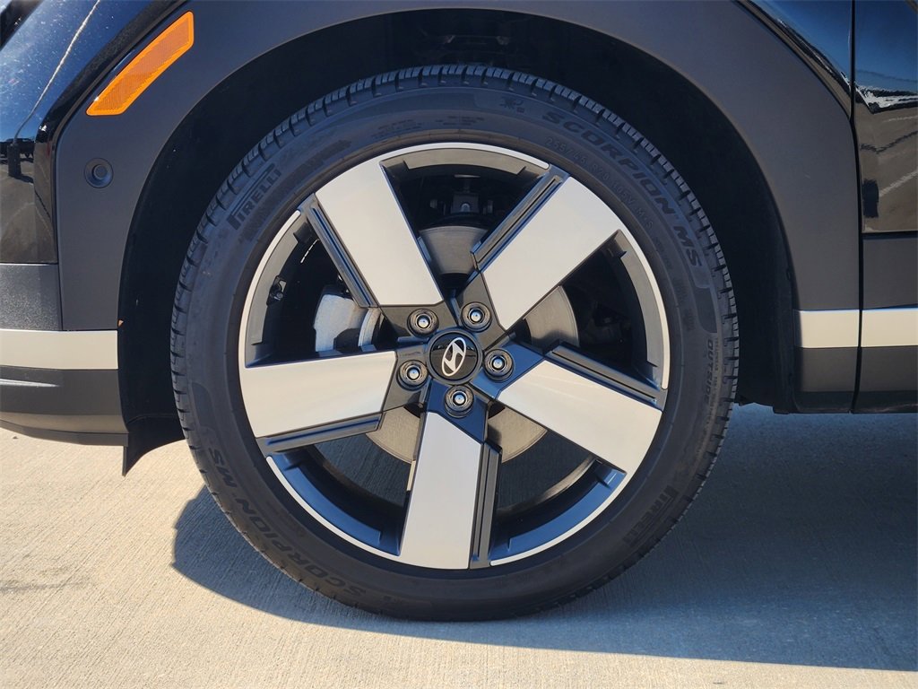 Used 2024 Hyundai Santa Fe Limited image 13