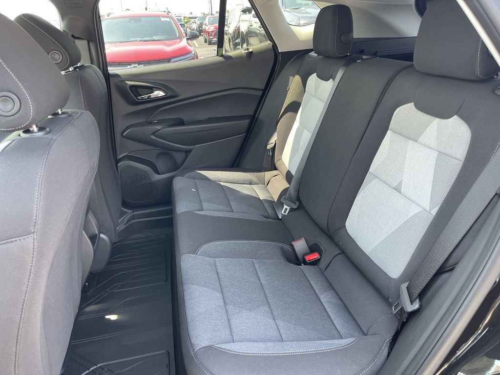 New 2026 Chevrolet Trax LS w/ LS Convenience Package FWD image 21