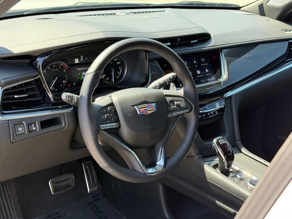 Certified 2024 Cadillac XT6 Sport w/ LPO, Floor Liner Package AWD/4WD image 23