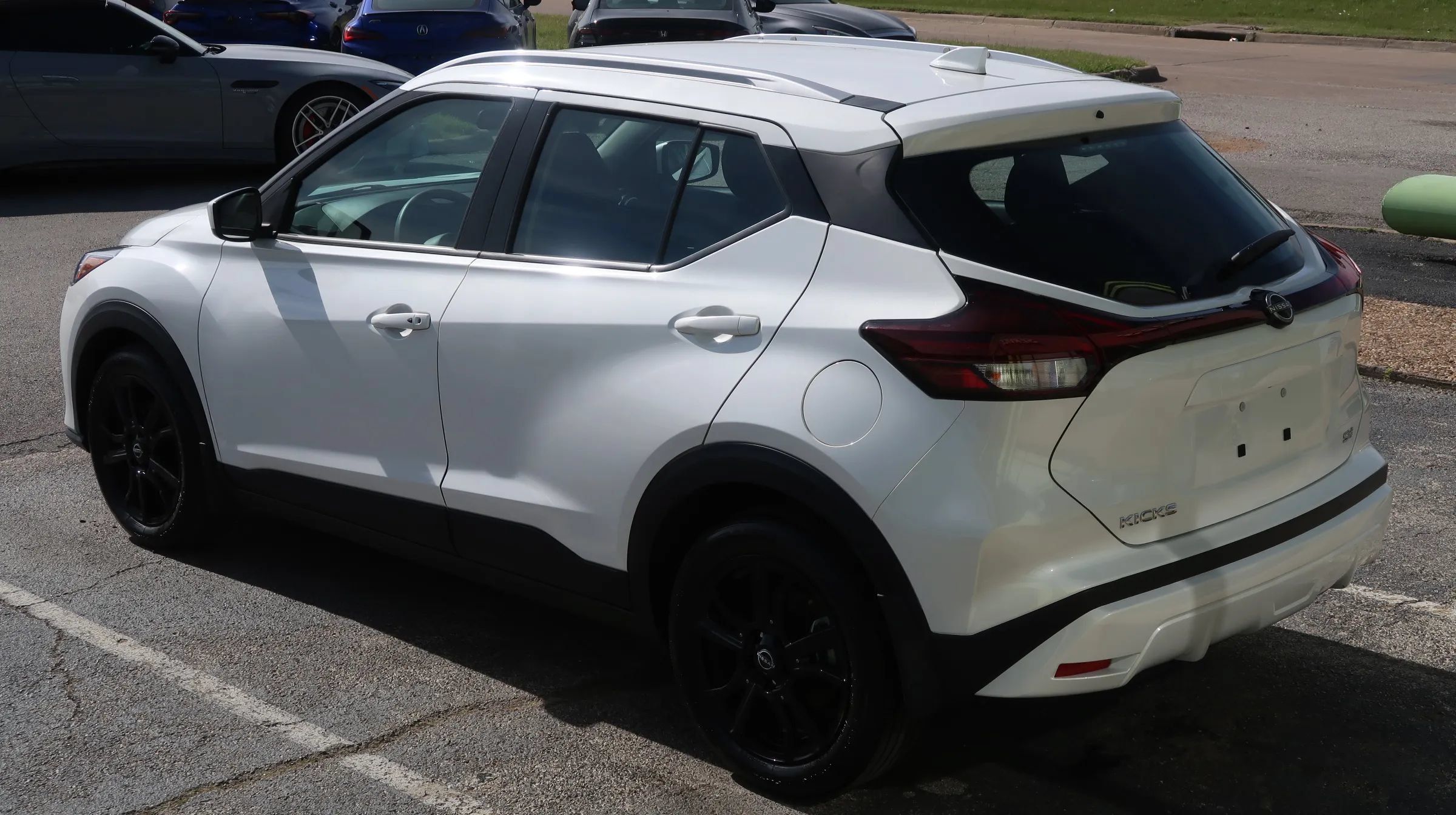 Used 2023 Nissan Kicks SV FWD image 12