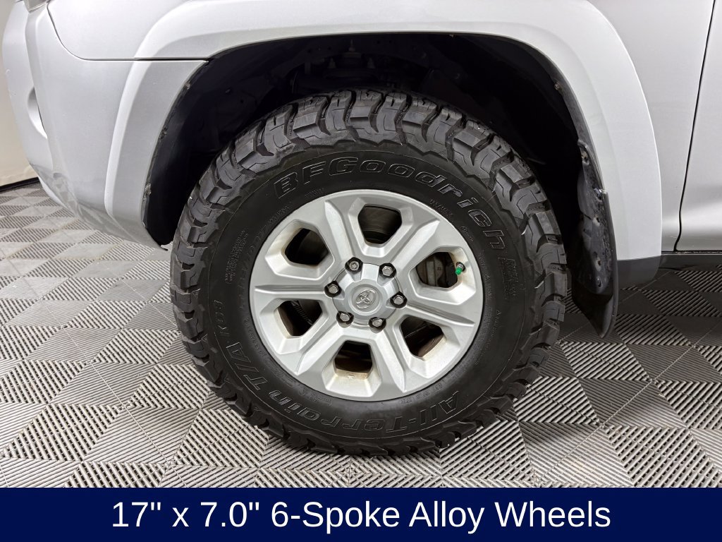 Used 2016 Toyota 4Runner SR5 AWD/4WD image 10