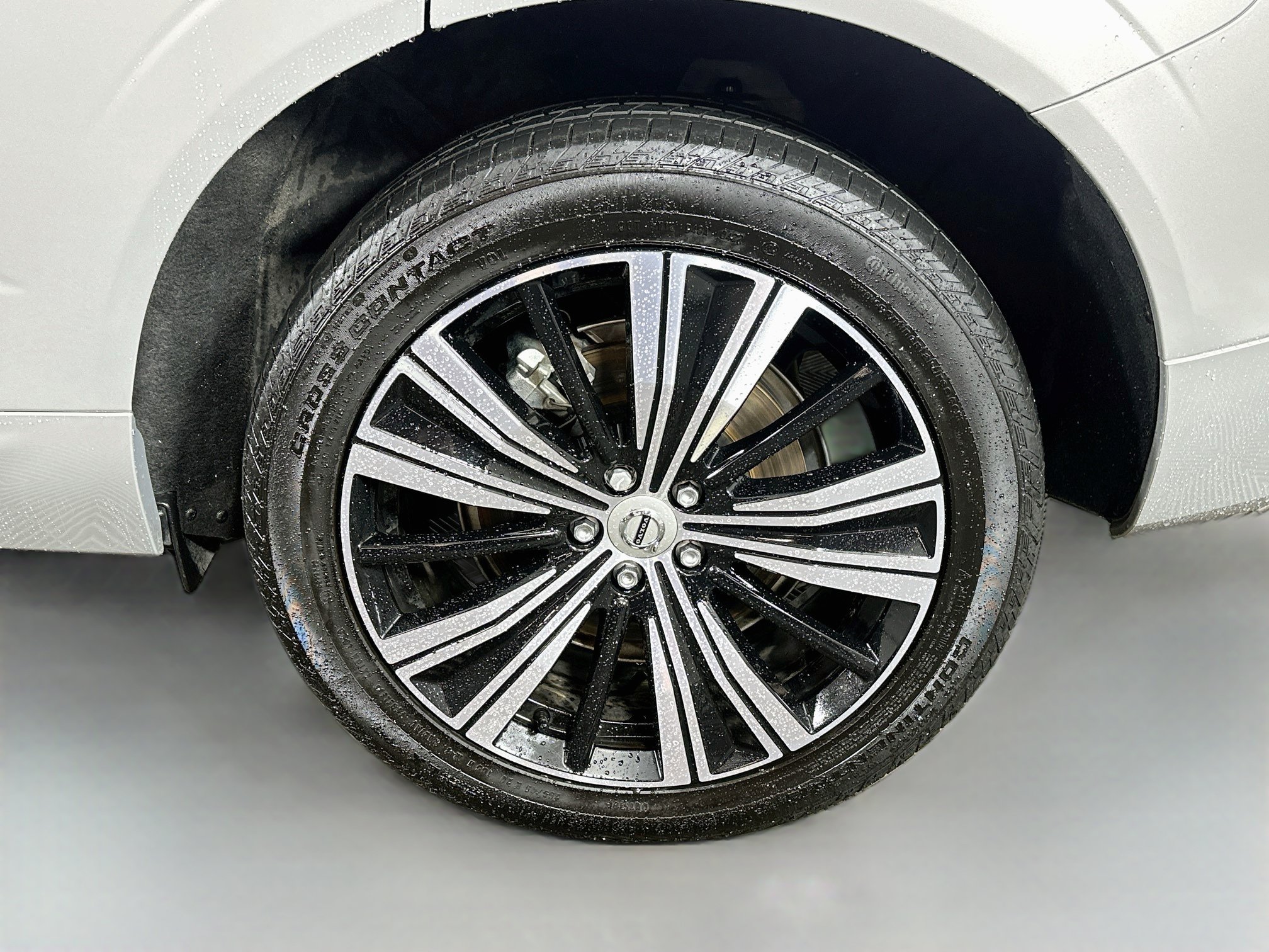 Used 2022 Volvo XC60 T8 Inscription w/ Advanced Package AWD/4WD image 31