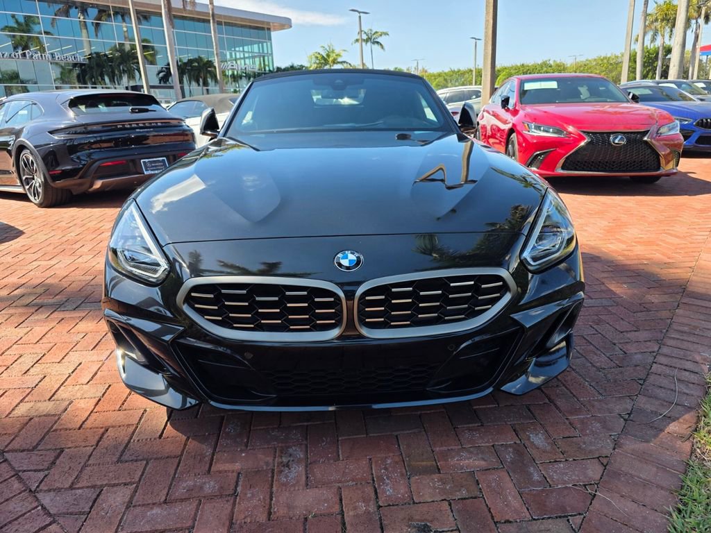 Used 2023 BMW Z4 M40i w/ Premium Package image 2