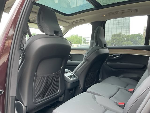 Certified 2025 Volvo XC90 B5 Plus AWD/4WD image 30