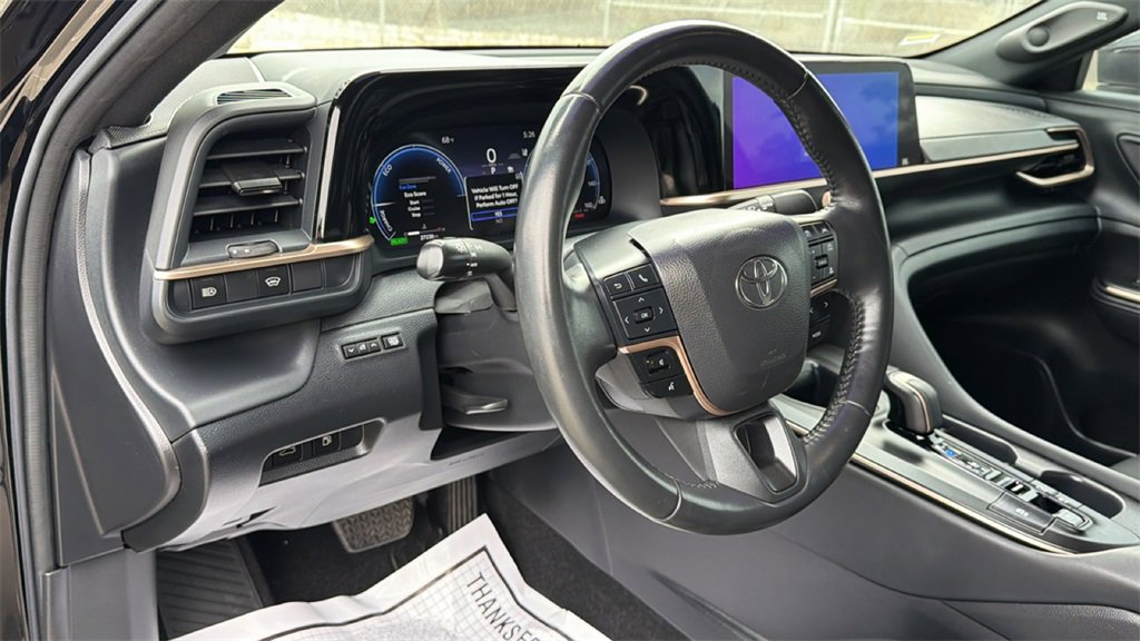 Used 2023 Toyota Crown Limited image 22