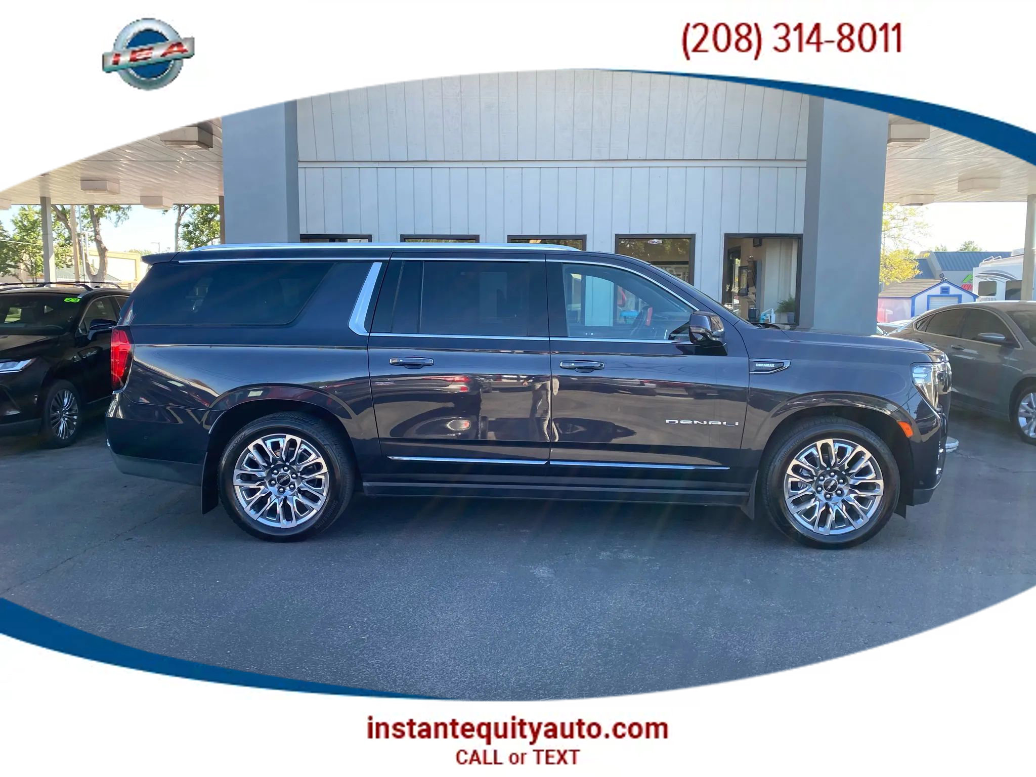 Used 2023 GMC Yukon XL Denali Ultimate image 1