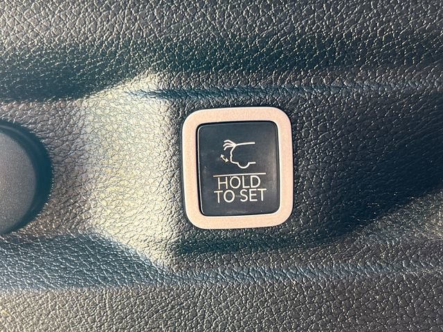 Used 2022 Jeep Grand Cherokee L Laredo AWD/4WD image 38