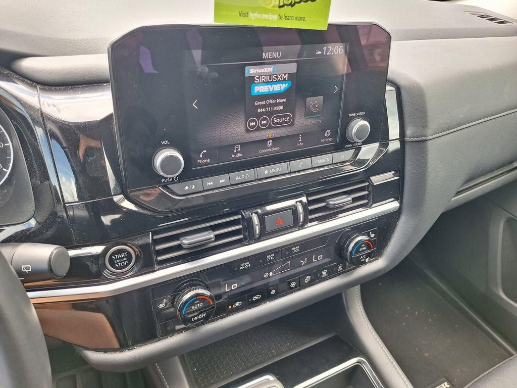 Used 2024 Nissan Pathfinder SV image 13