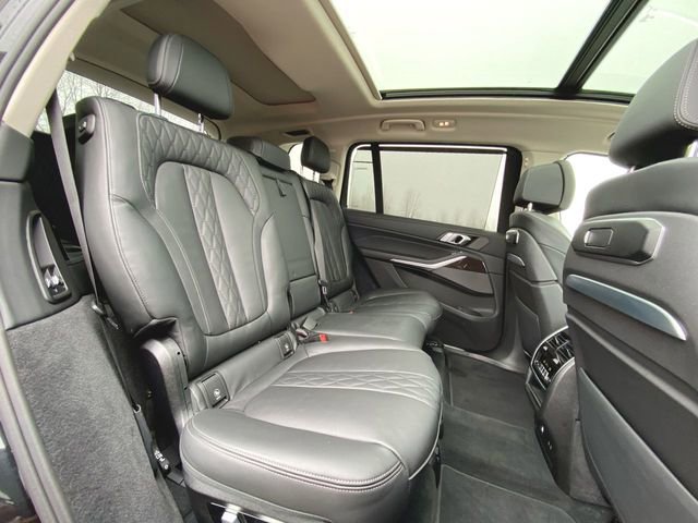 Used 2025 BMW X7 xDrive40i image 28