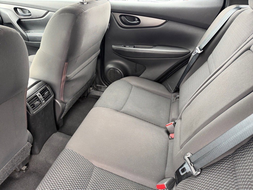 Used 2019 Nissan Rogue Sport S image 13