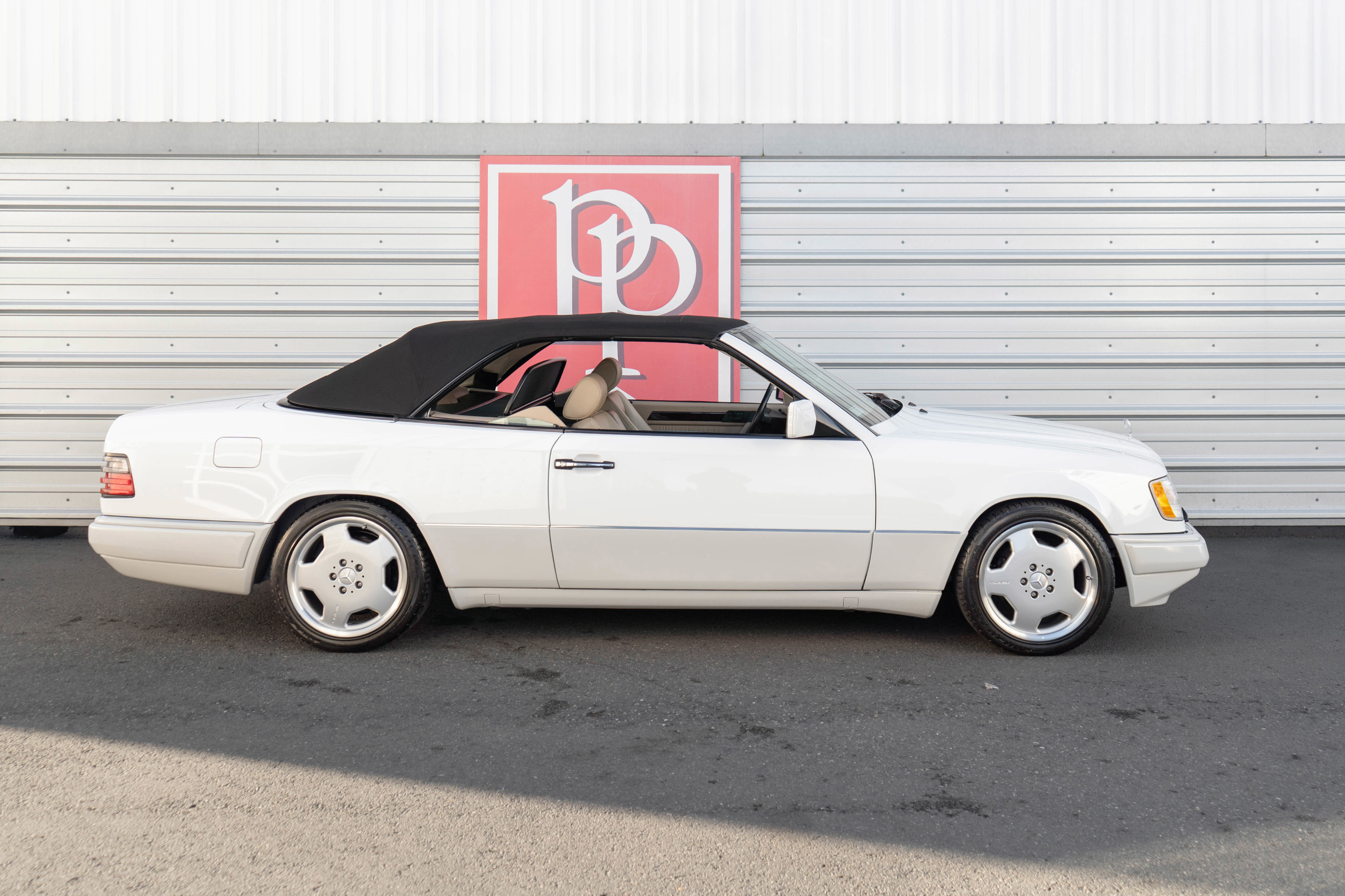 Used 1995 Mercedes-Benz E 320 Convertible image 34