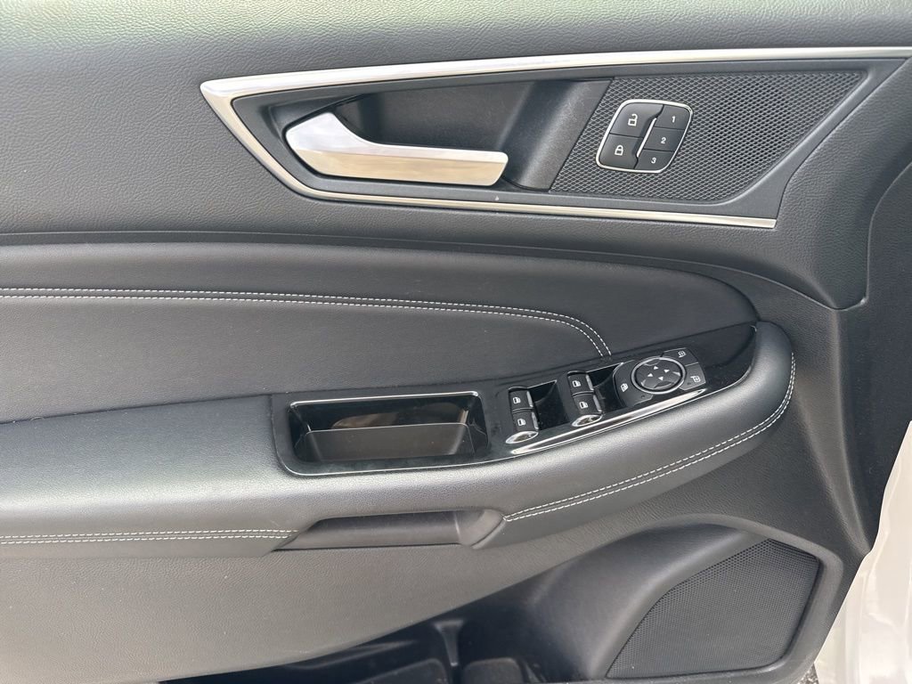 Used 2018 Ford Edge Titanium w/ Equipment Group 302A image 16