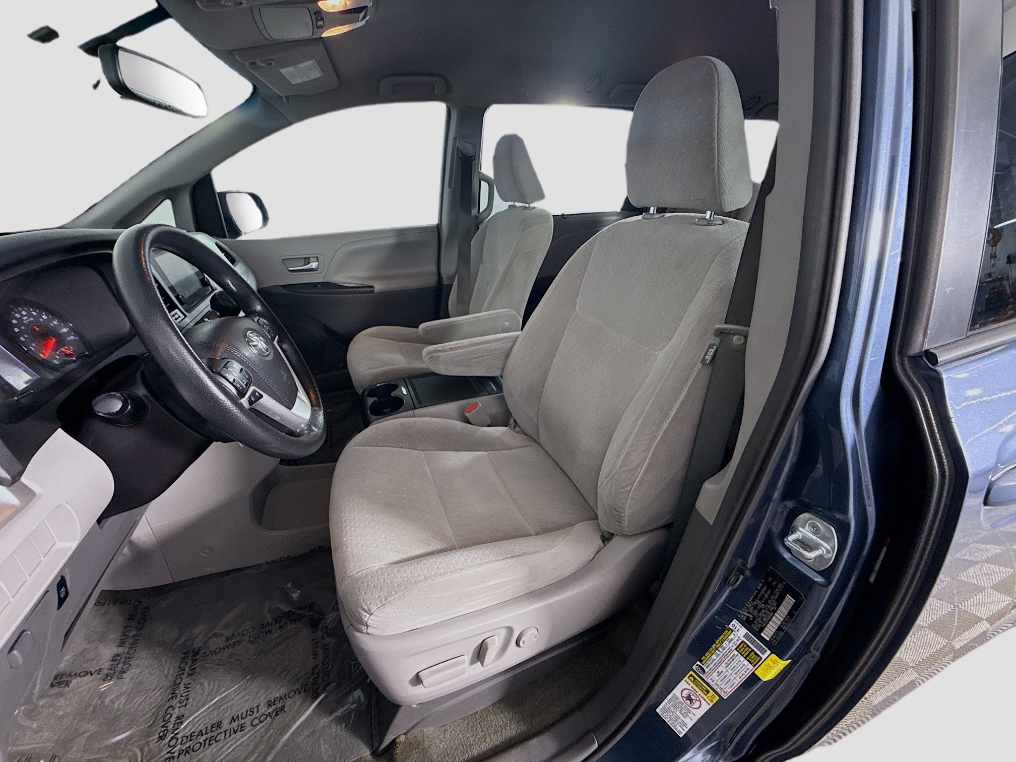 Used 2017 Toyota Sienna LE image 21