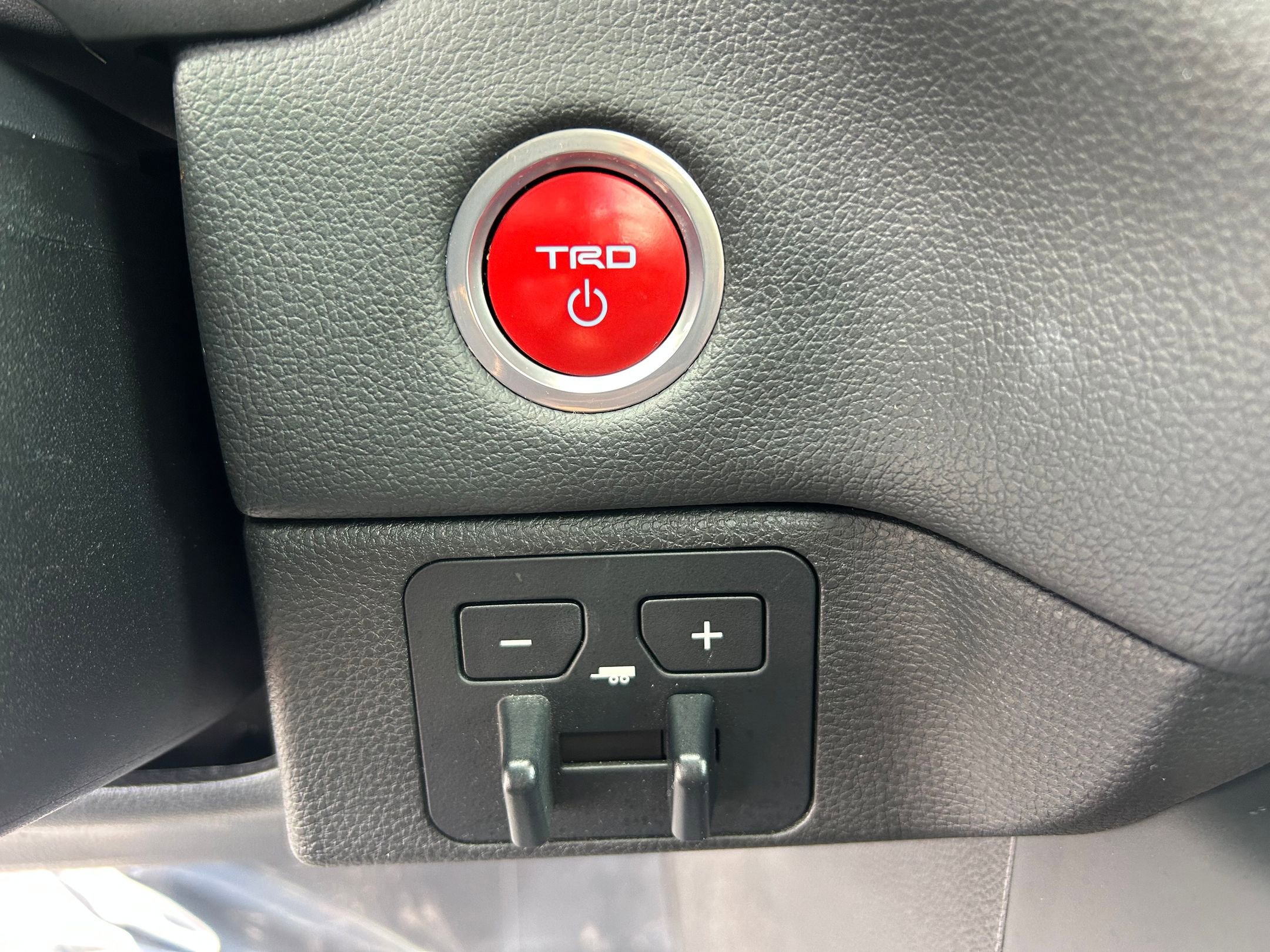 Used 2023 Toyota Sequoia TRD Pro AWD/4WD image 17