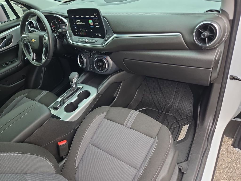 Used 2025 Chevrolet Blazer LT w/ LPO, Floor Liner Package FWD image 16