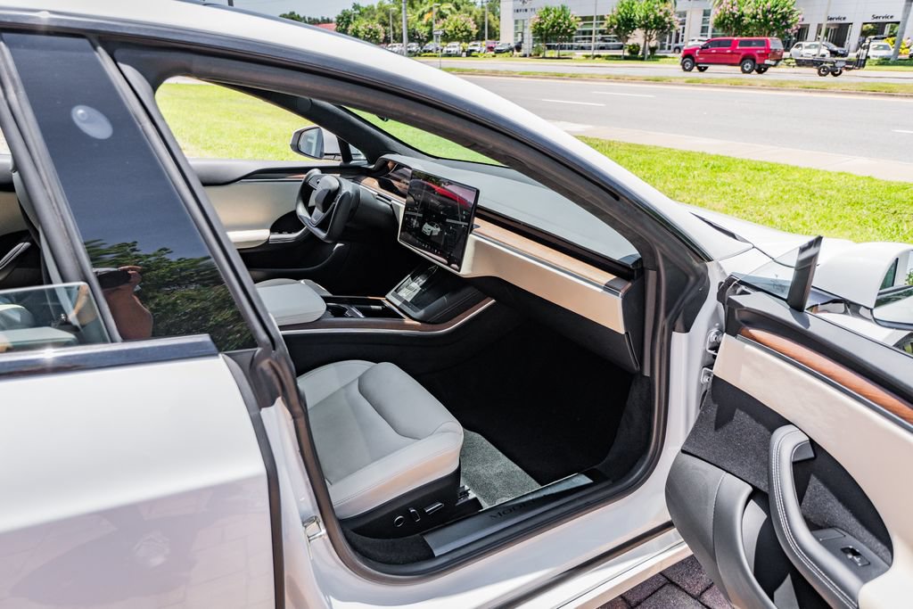Used 2023 Tesla Model S AWD/4WD image 32