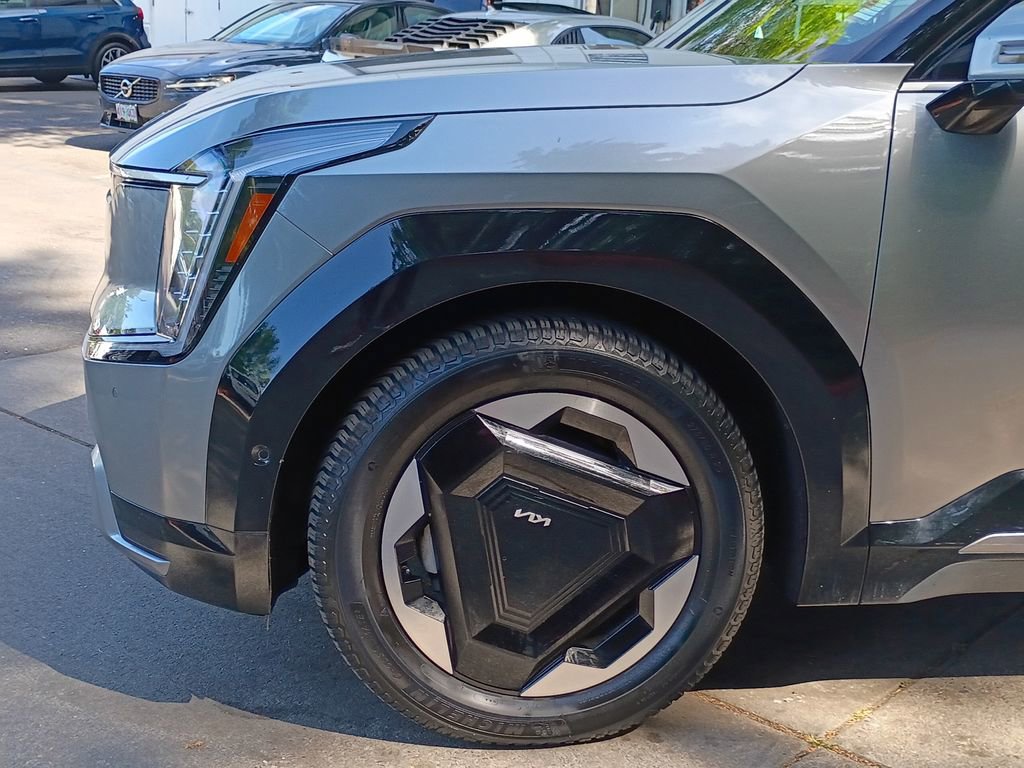 Used 2024 Kia EV9 Land AWD/4WD image 8