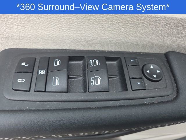 Used 2023 Chrysler Pacifica Touring-L image 27