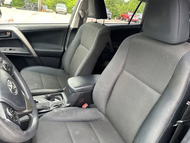 Used 2014 Toyota RAV4 LE AWD/4WD image 4